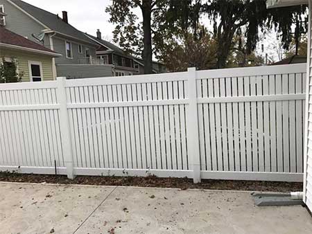 Tom & Son Fencing - Cleveland, Ohio - Fence installation, Residential & Commercial, Family Owned & Operated - Free Estimates